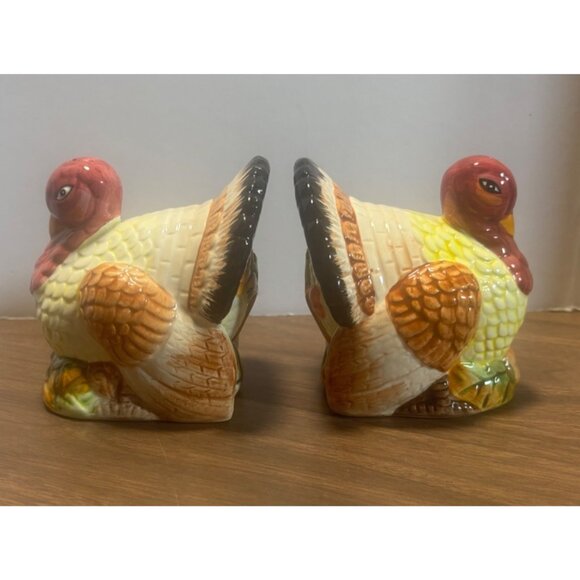 WCL Thanksgiving Turkey Salt & Pepper Shakers Ceramic Seasonal Table Decor - Picture 1 of 9